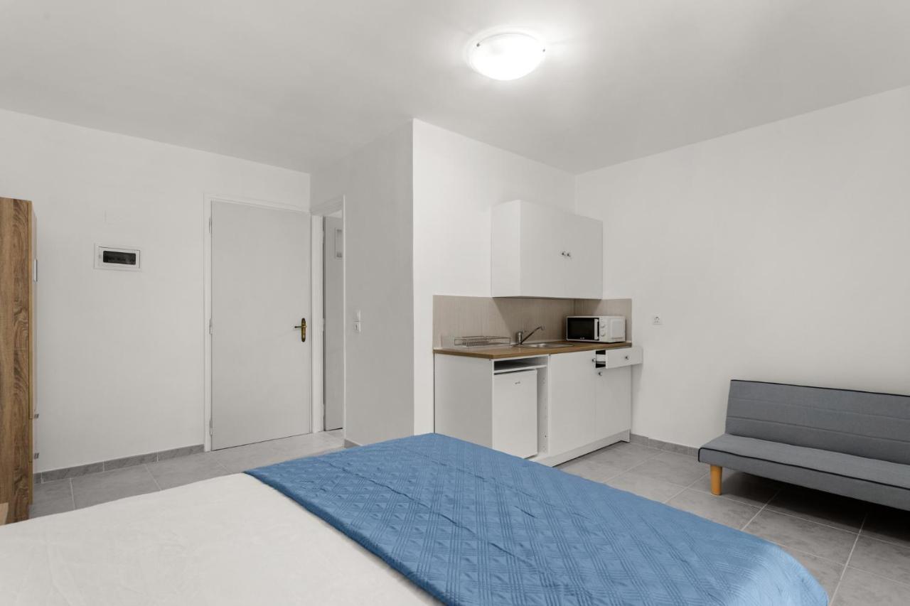 Nikolas Apartments Stoupa Lévktron Extérieur photo