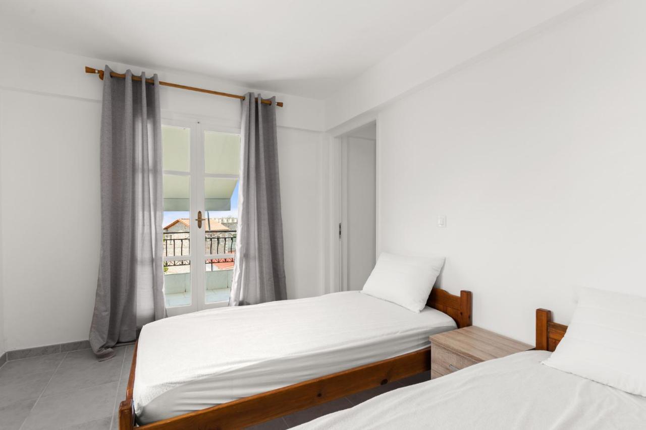Nikolas Apartments Stoupa Lévktron Extérieur photo
